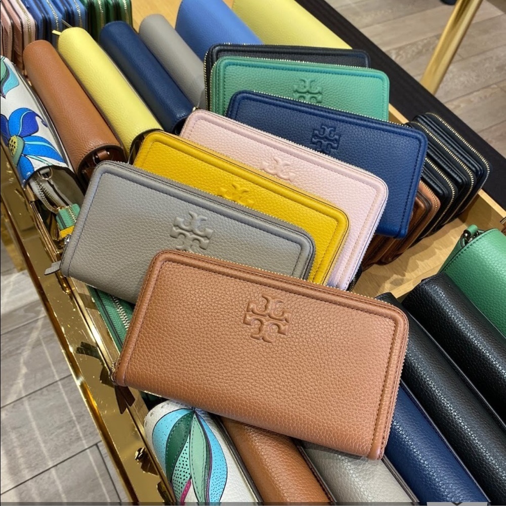 NWT Tory Burch Thea Multi Zip Wallet